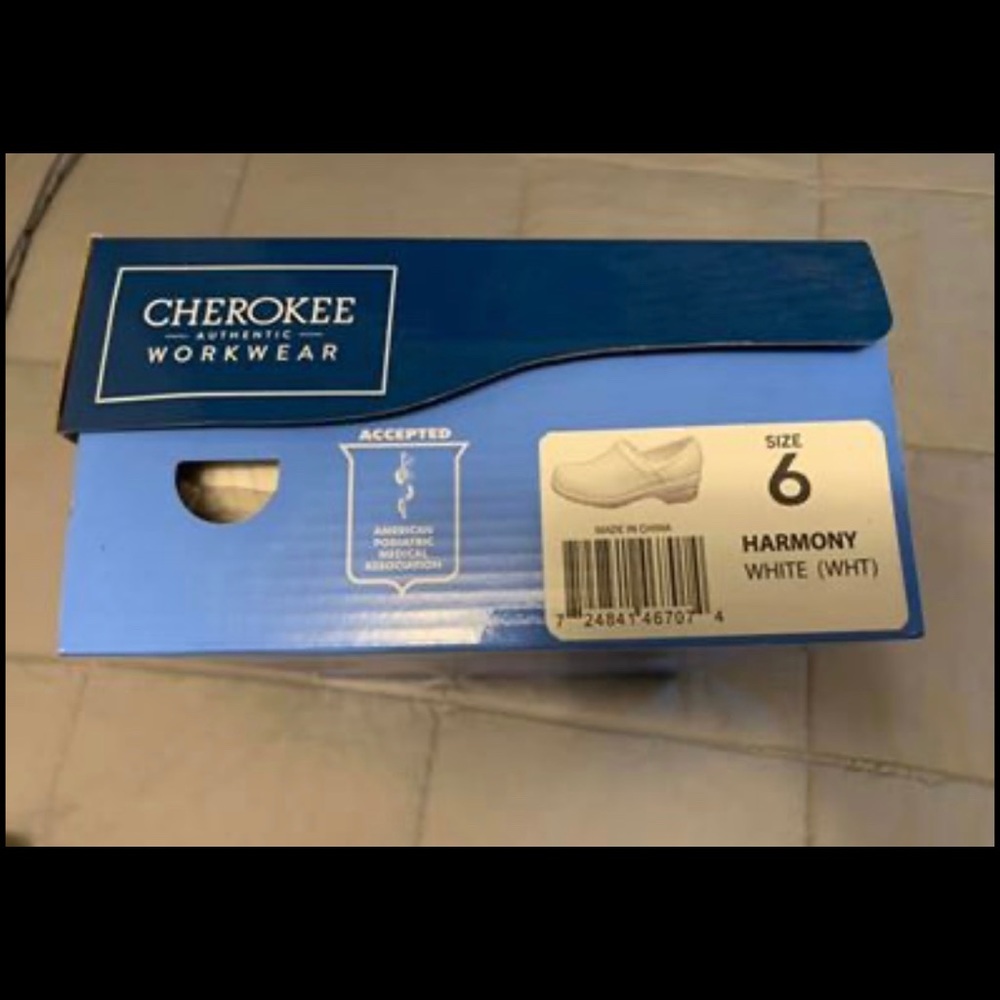 Cherokee Brand Clogs *NEW*